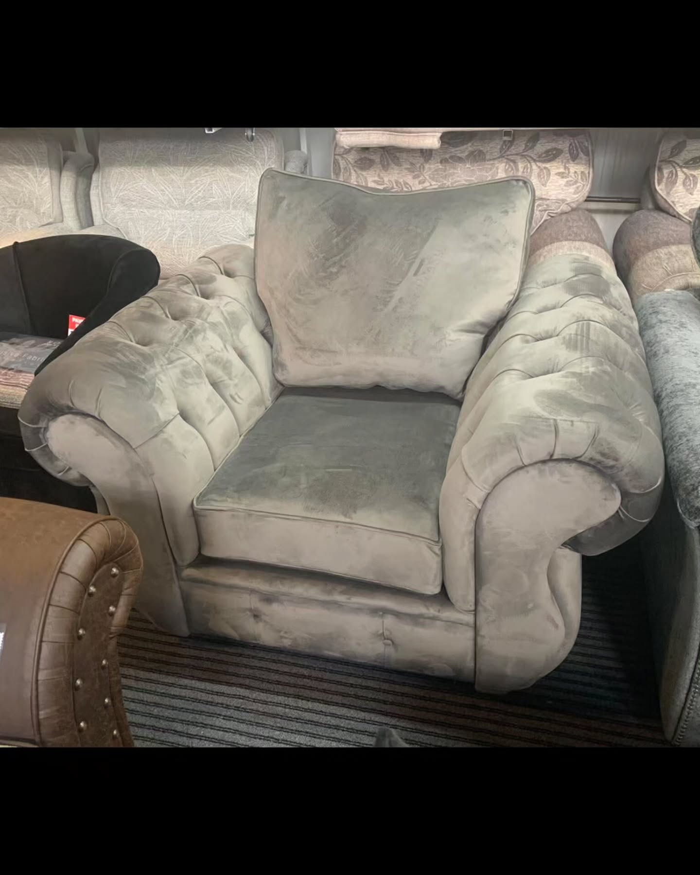 RIO CHESTERFIELD SOFA